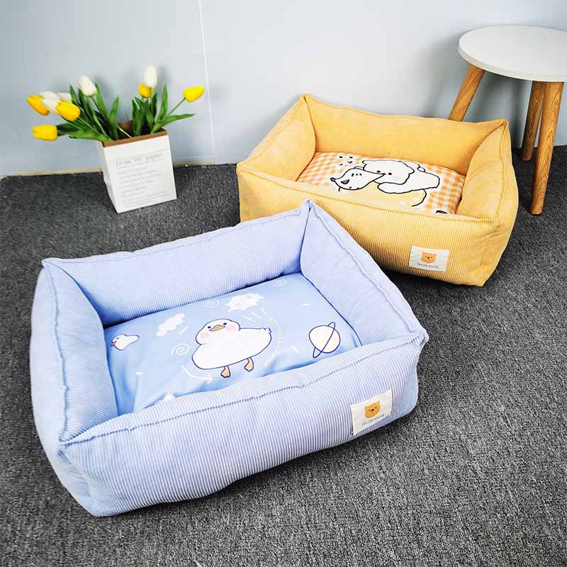 BellyRub Printed Square Pet Mat | Warm Fabric Bed for Dogs & Cats