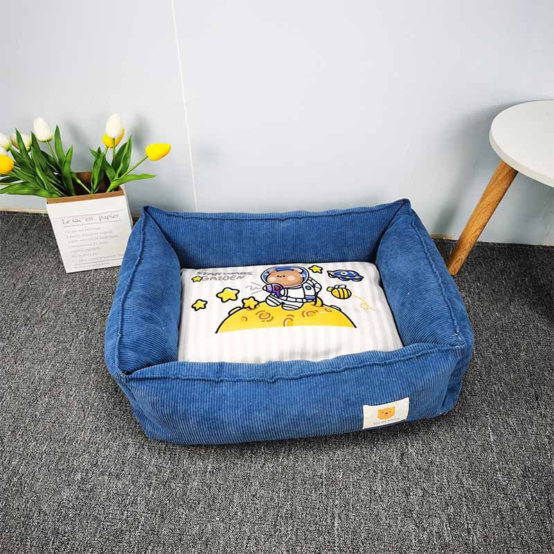 BellyRub Printed Square Pet Mat | Warm Fabric Bed for Dogs & Cats